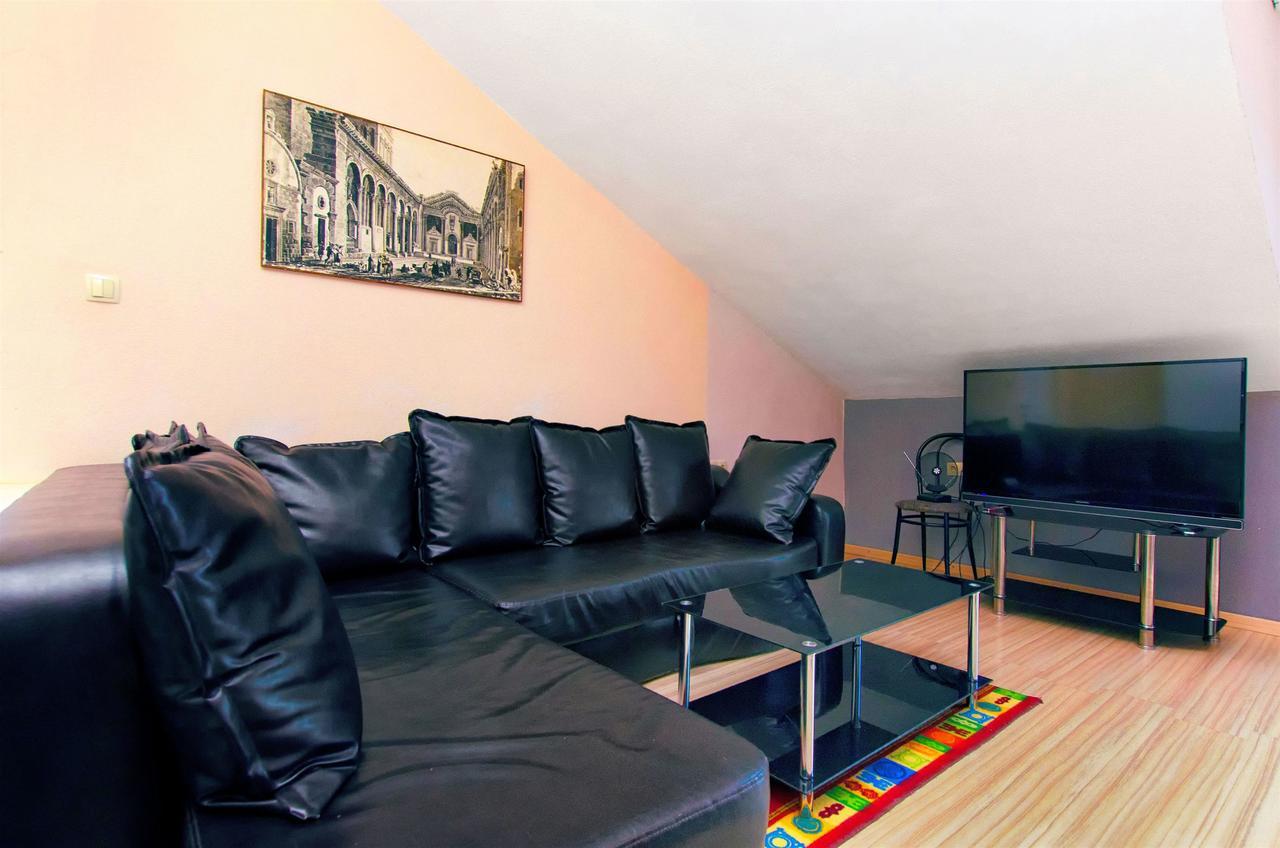 Apartments Martina 산책길 외부 사진